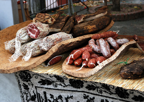 Wurst- und Schinkenspezialitäten